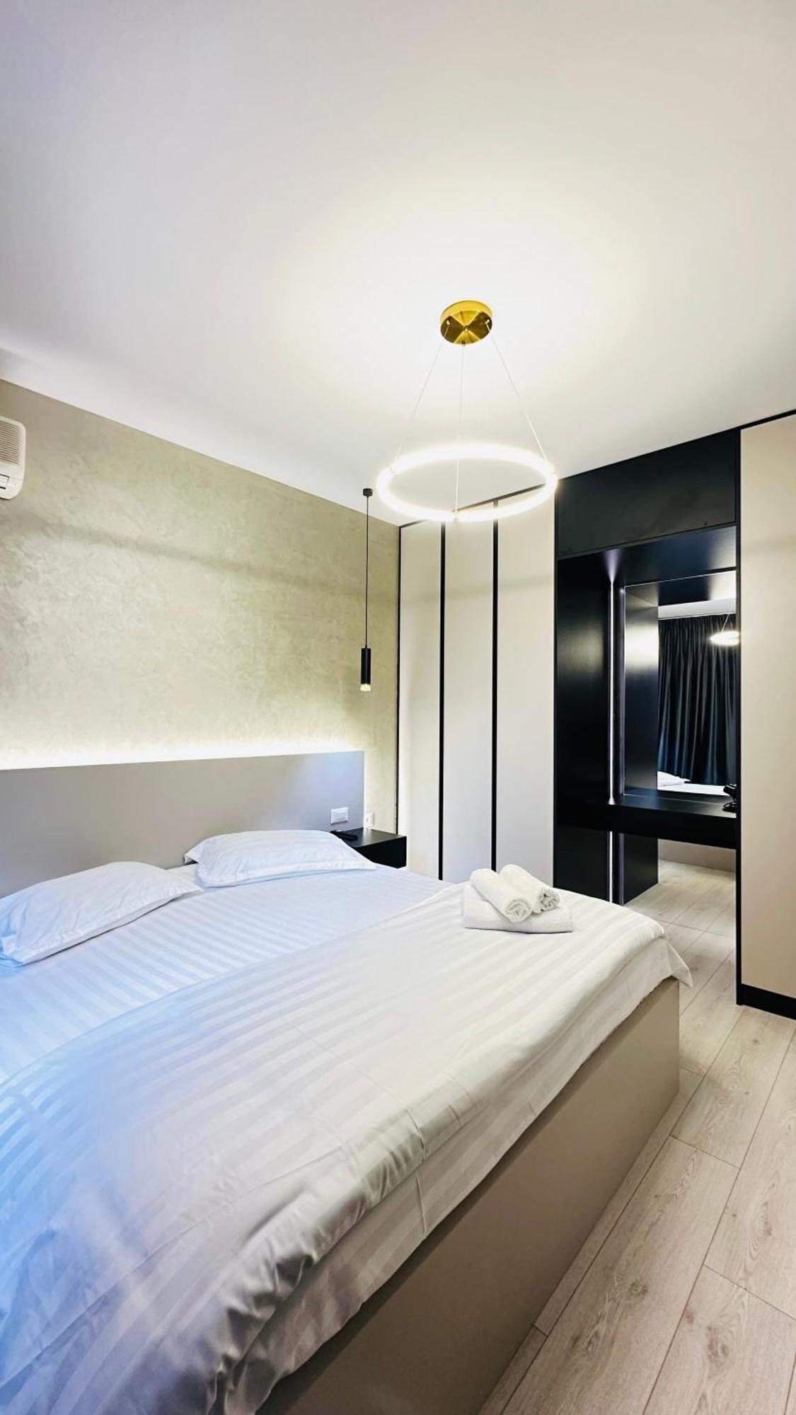 טיראנה Luxurious Central Stay - Self Check-In מראה חיצוני תמונה