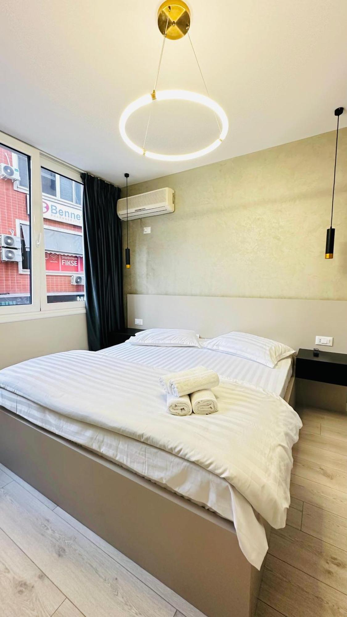 טיראנה Luxurious Central Stay - Self Check-In מראה חיצוני תמונה
