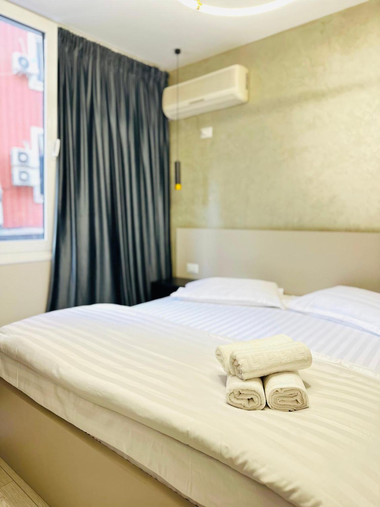 טיראנה Luxurious Central Stay - Self Check-In מראה חיצוני תמונה