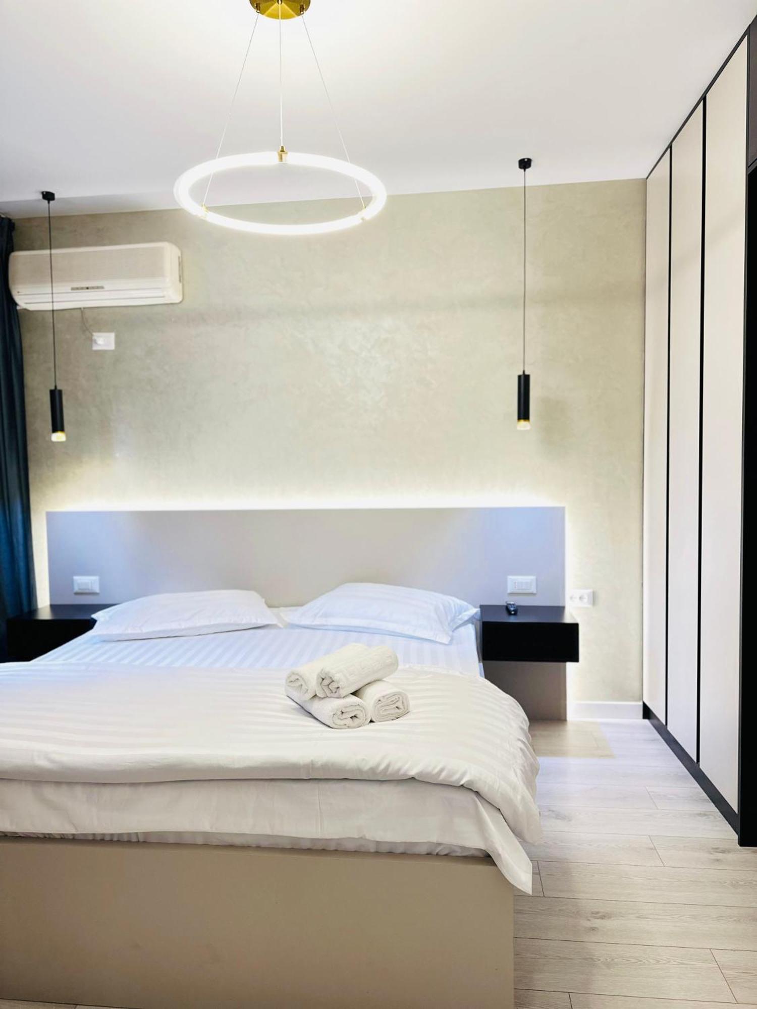 טיראנה Luxurious Central Stay - Self Check-In מראה חיצוני תמונה