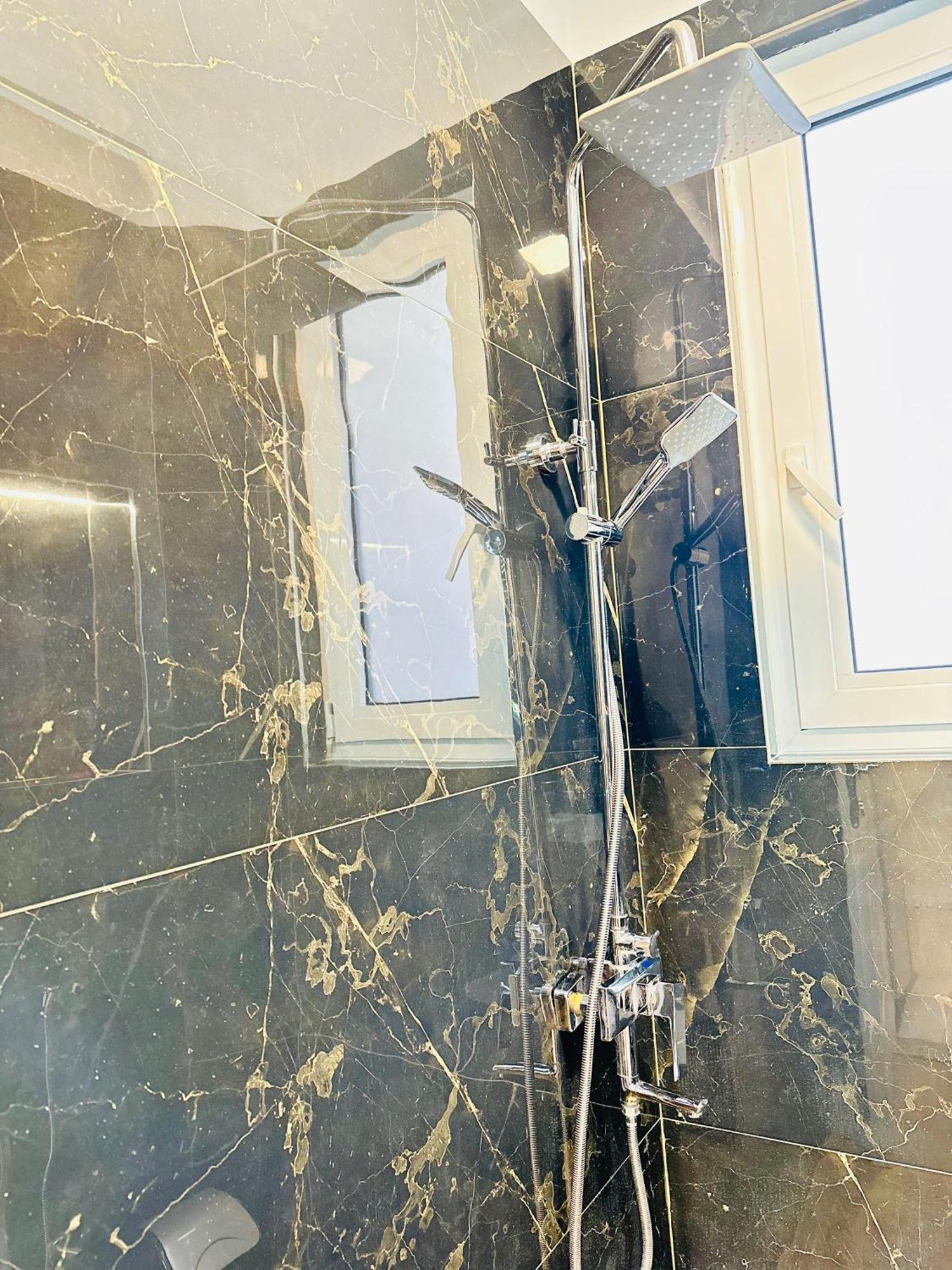 טיראנה Luxurious Central Stay - Self Check-In מראה חיצוני תמונה